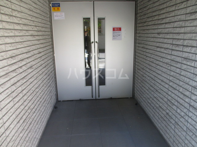 21/28 エントランス