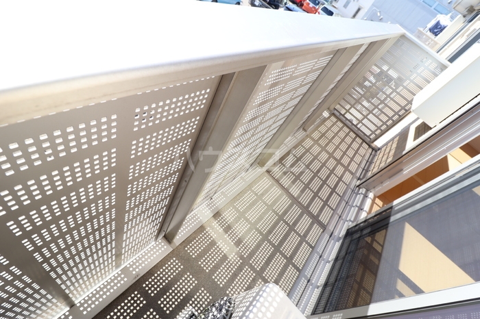 13/18 バルコニー