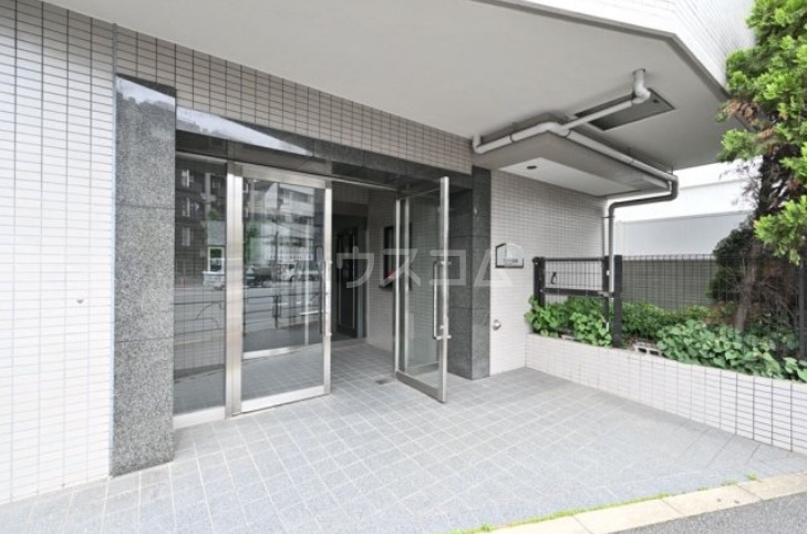 22/30 エントランス