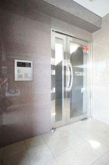 20/27 エントランス