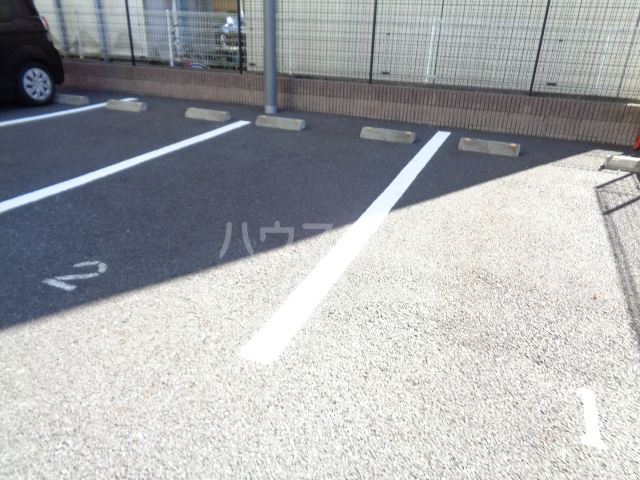 27/28 駐車場