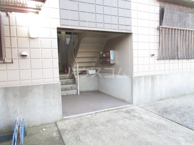 19/25 エントランス