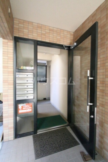 20/29 エントランス