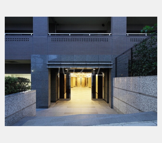 17/18 エントランス