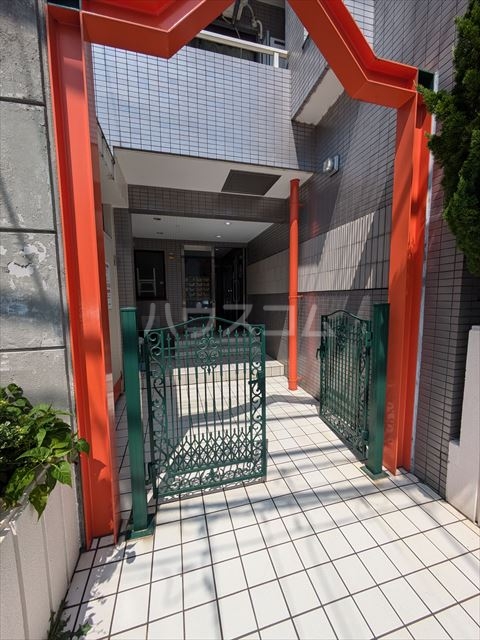 20/28 エントランス