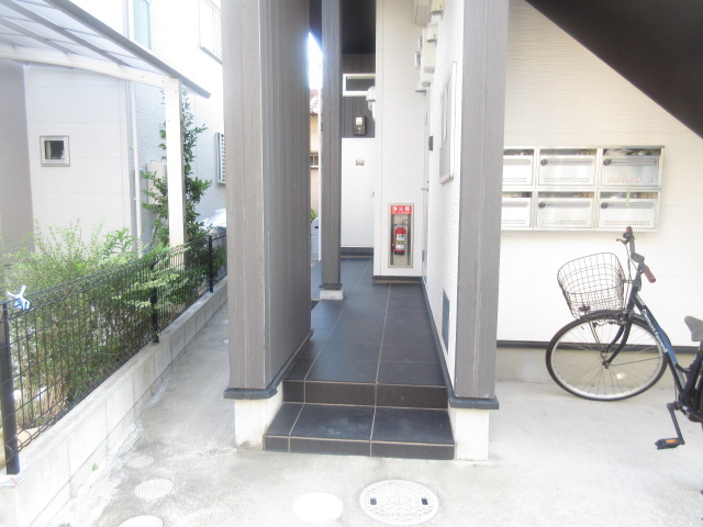 17/27 エントランス