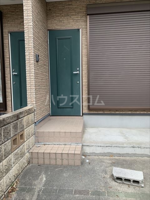 24/30 エントランス