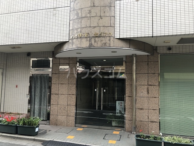 14/22 エントランス