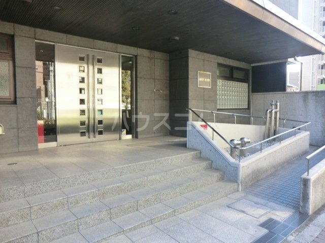 22/30 エントランス