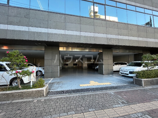 19/30 エントランス