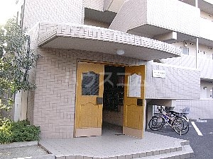 17/26 エントランス