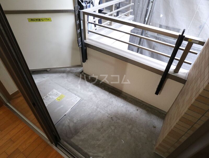 18/23 バルコニー