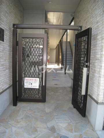 15/23 エントランス