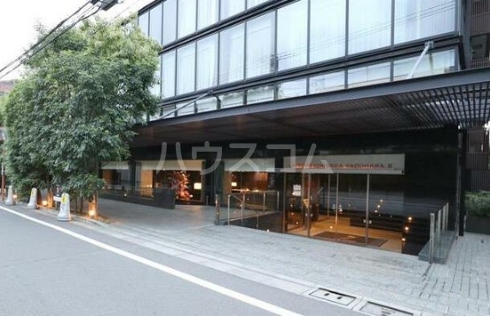 2/2 エントランス