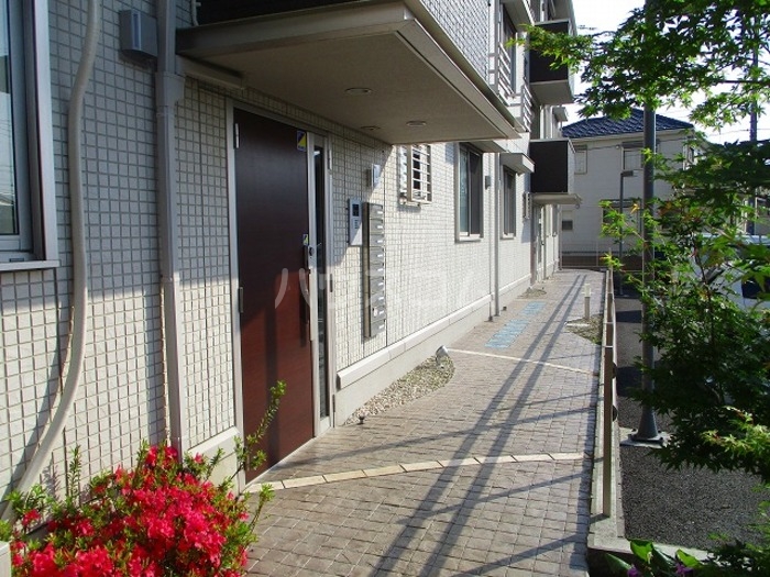 17/17 エントランス