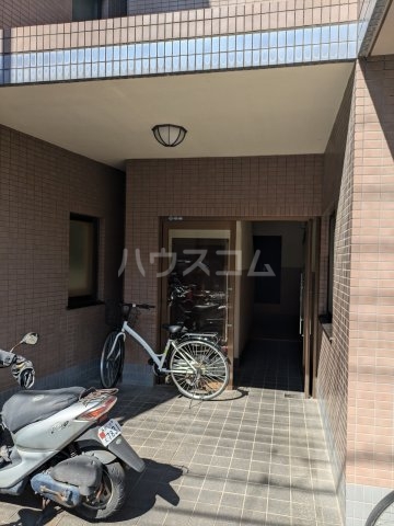 22/30 エントランス