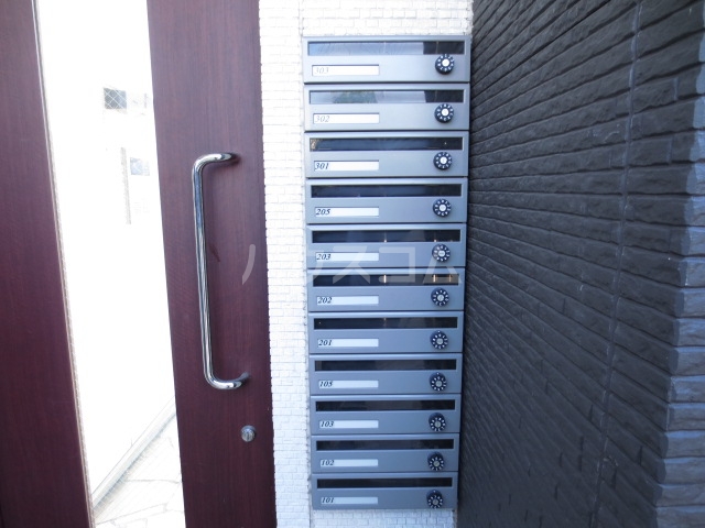 18/22 エントランス