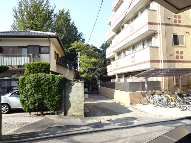 2/4 エントランス