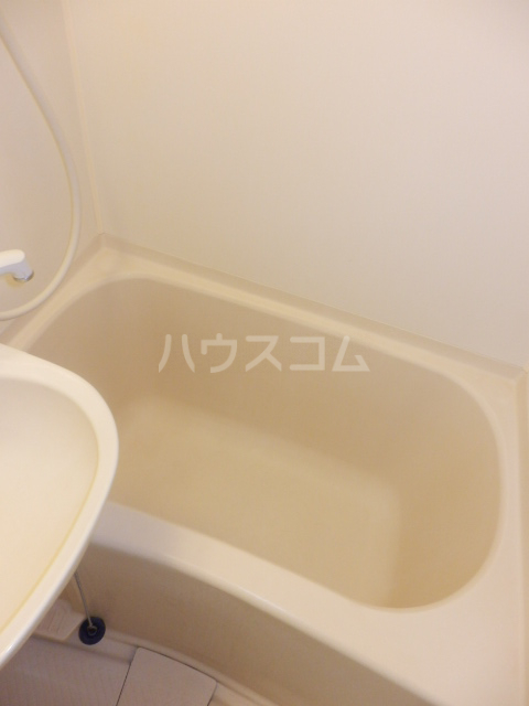 13/30 浴室