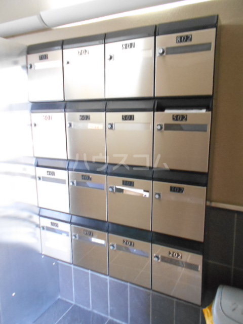 21/30 エントランス