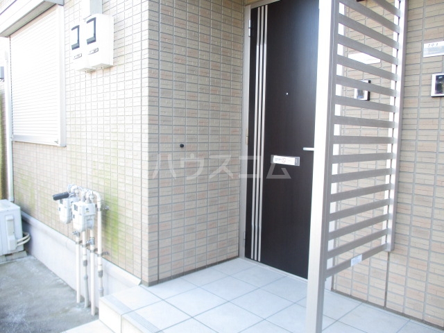 28/30 エントランス