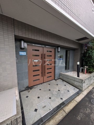 16/26 エントランス