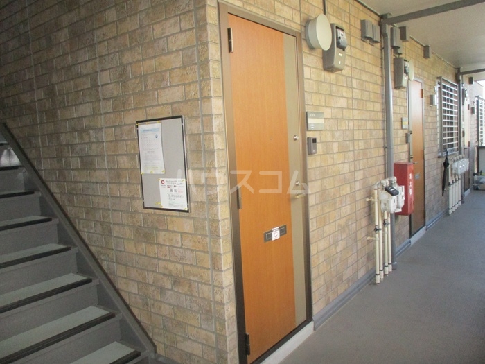 14/17 エントランス