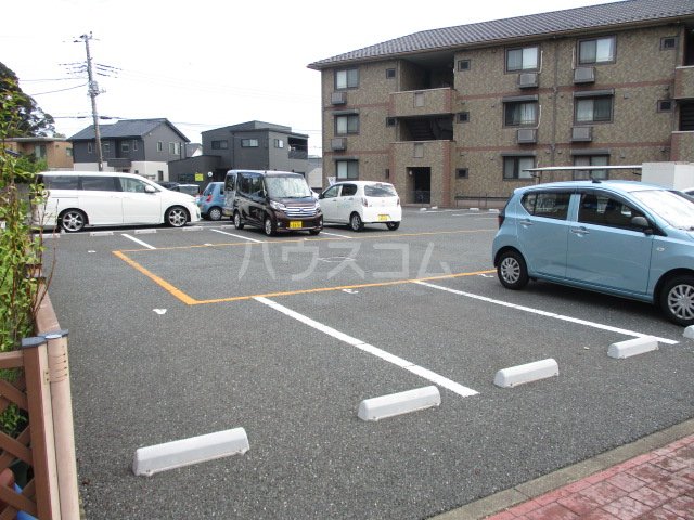 2/3 駐車場