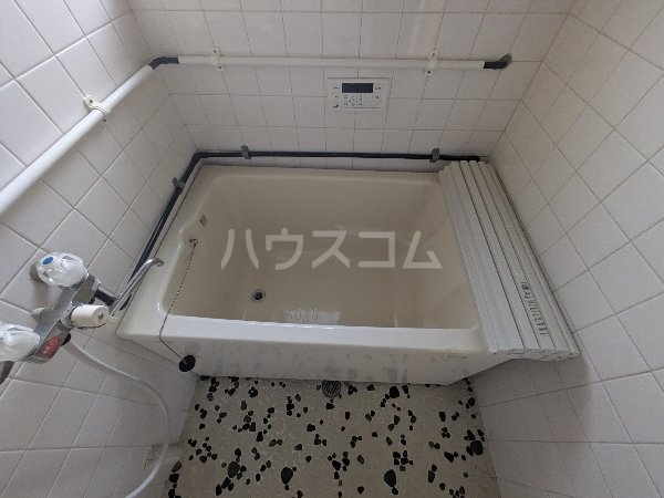 13/27 浴室