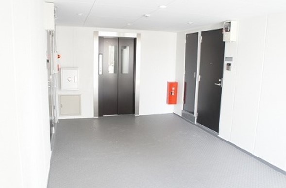 15/25 エントランス