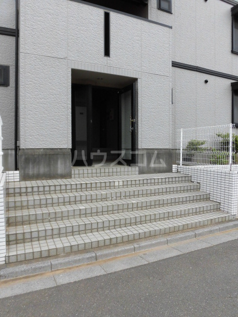 25/30 エントランス