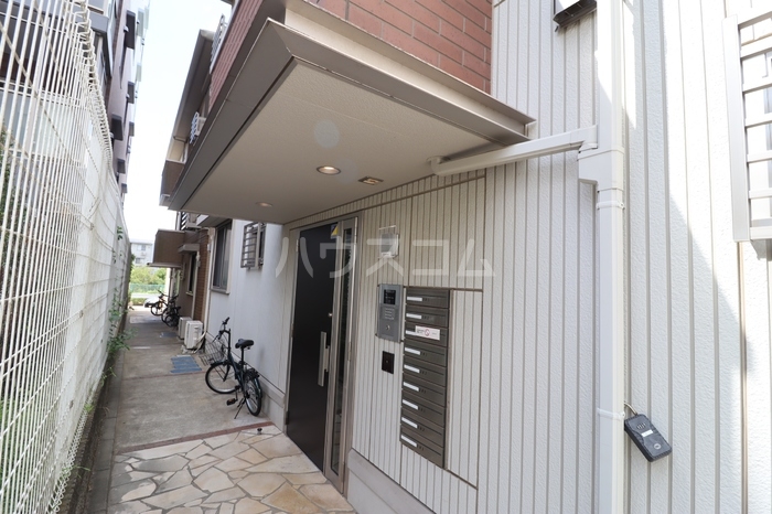 2/3 エントランス