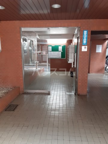 26/30 エントランス