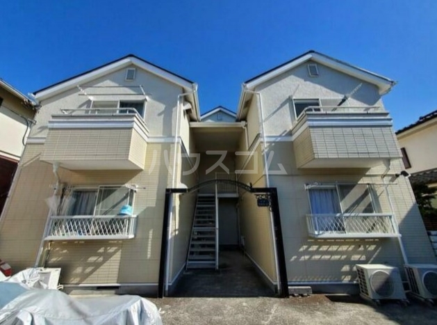 18/26 エントランス