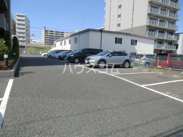 18/28 駐車場