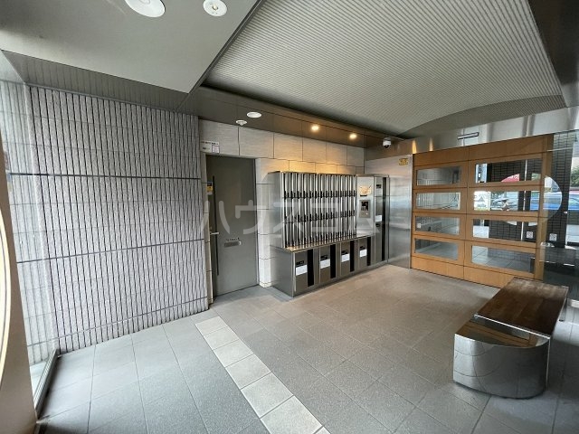 22/30 エントランス