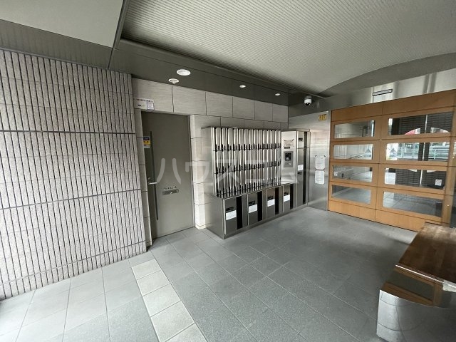 20/30 エントランス