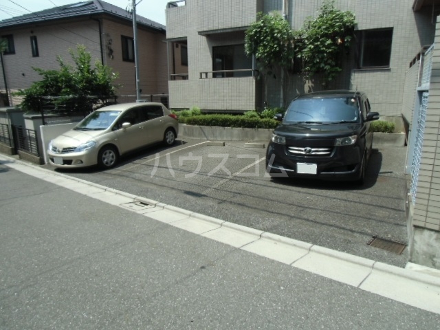 21/29 駐車場