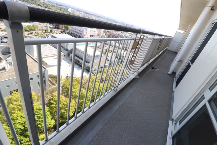 13/18 バルコニー