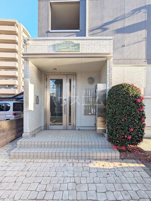 16/26 エントランス