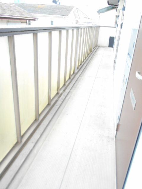 26/30 エントランス