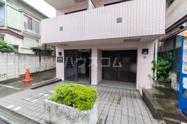 16/18 エントランス