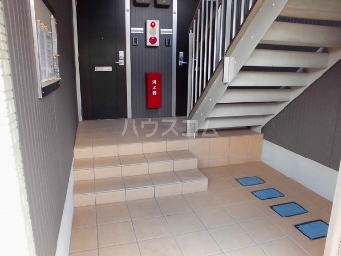 2/4 エントランス