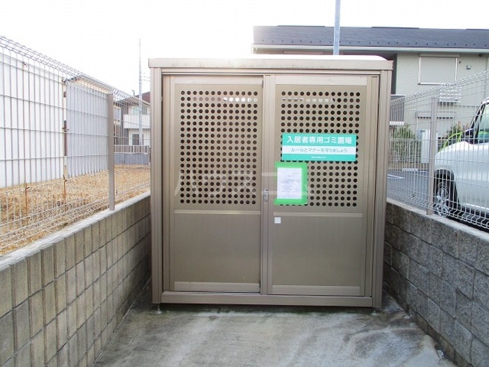 17/19 エントランス