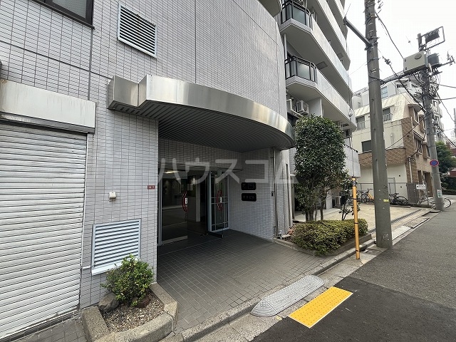 20/29 エントランス