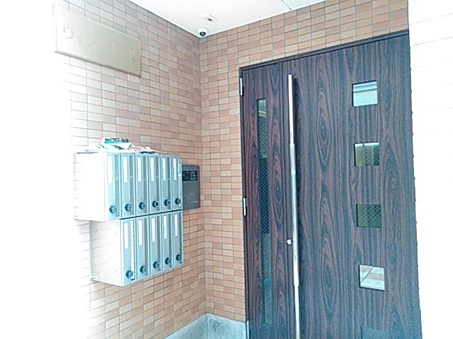 23/30 エントランス