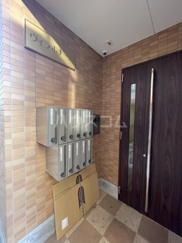 24/30 エントランス