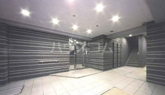 21/30 エントランス