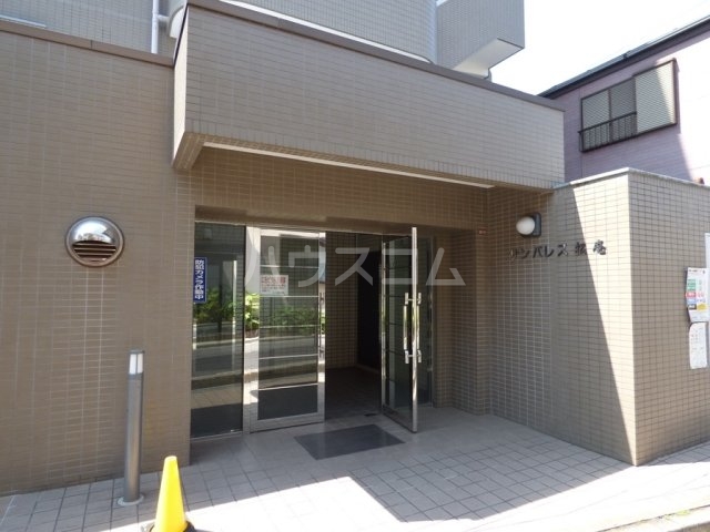 15/21 エントランス