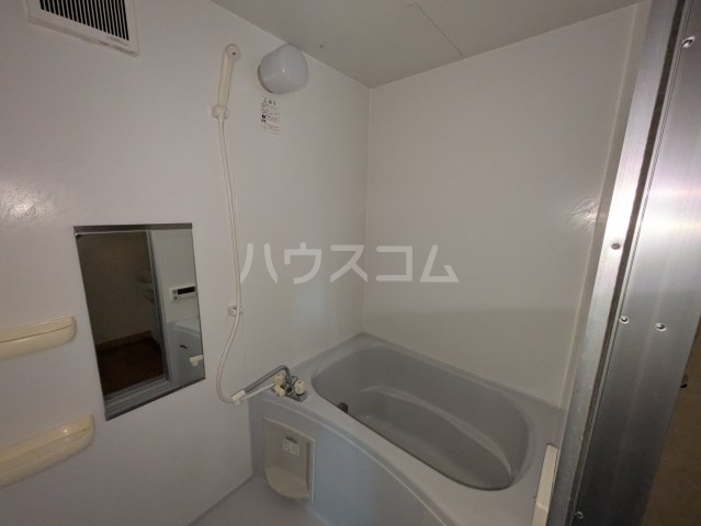 14/28 浴室